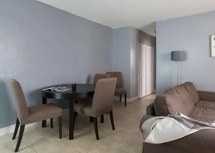 South Beach One Bedroom Condo With Parking Spot