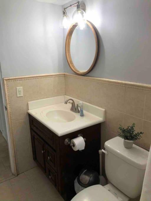 Appartamento South One Bedroom With Parking Spot *